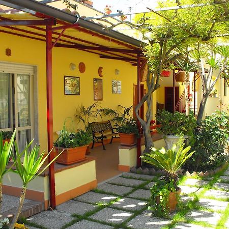 Domus Felix Bed & Breakfast Ерколано Екстериор снимка