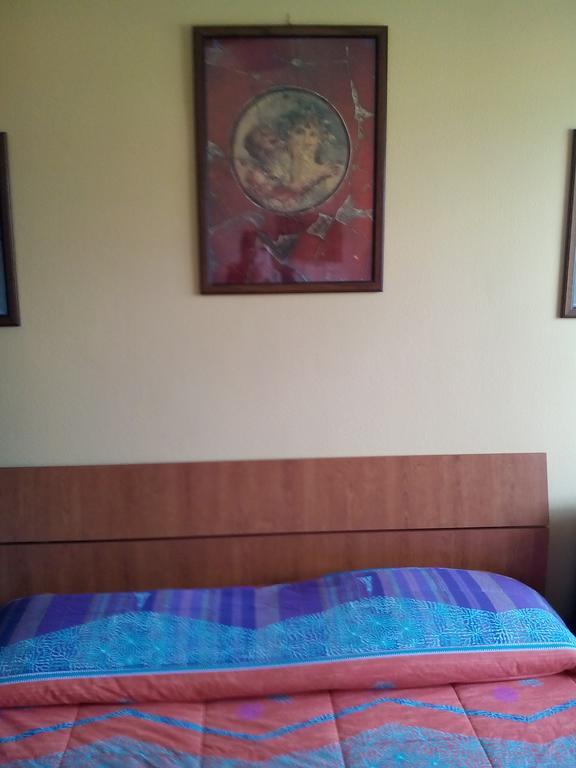 Domus Felix Bed & Breakfast Ерколано Стая снимка
