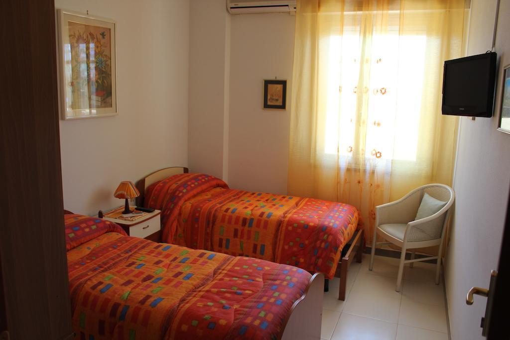 Domus Felix Bed & Breakfast Ерколано Стая снимка